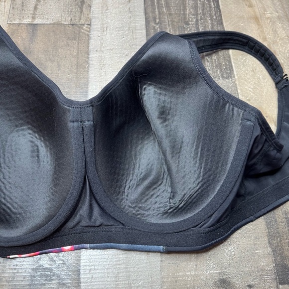 Livi Active Black and Pink Sports Bra with Asymmetrical Design - Picture 7 of 12